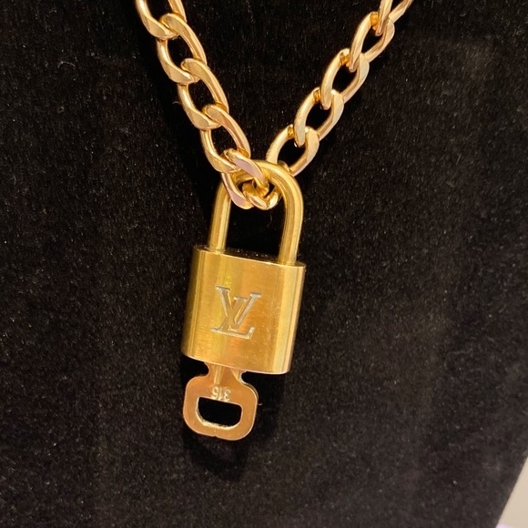 Authentic LV lock & key - Picture 3 of 3